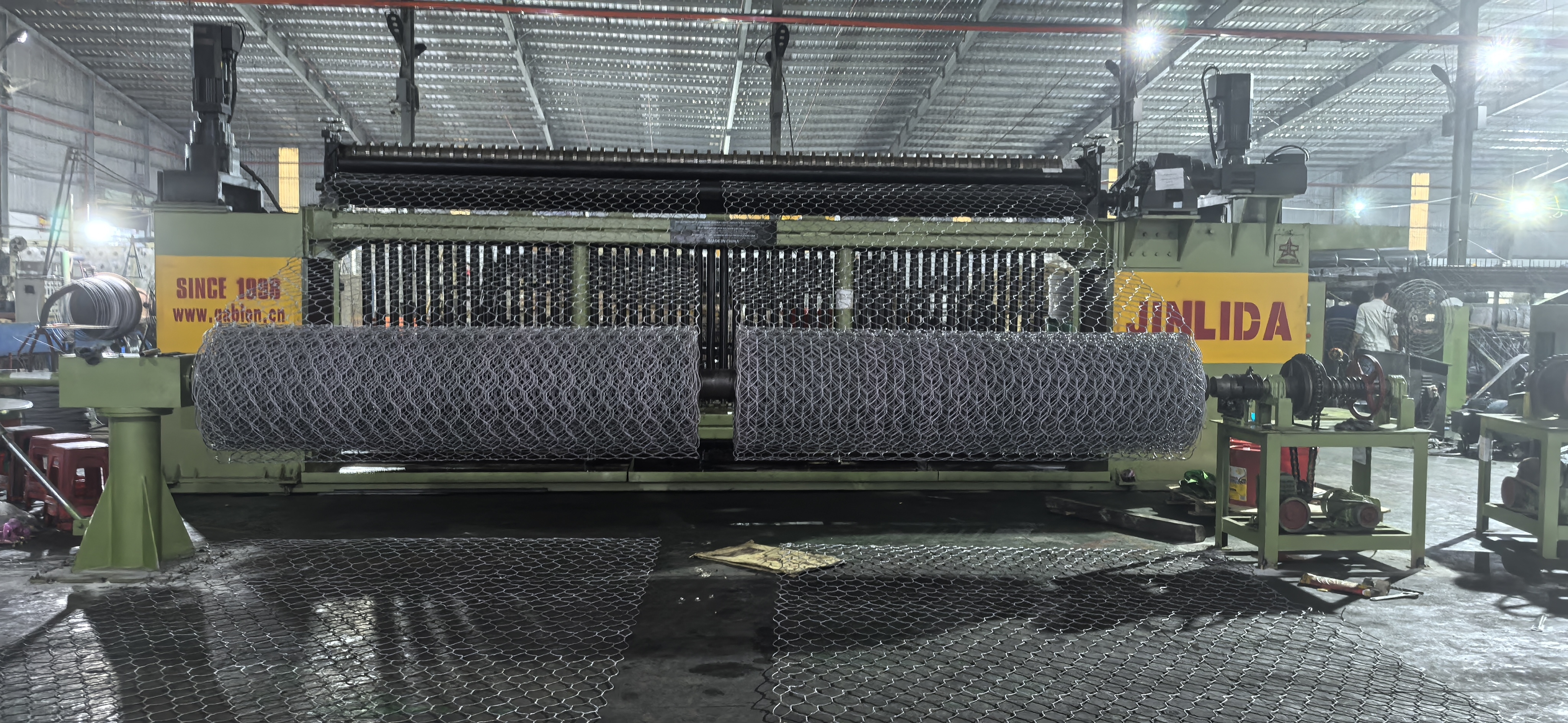 Laatste bedrijfsblogs Waarom presteren sommige Gabion-gaasmachines eerst goed, maar falen ze later?