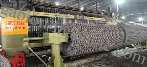 kopen 102×130mm CNC Gabion Mesh Machine met een hoge productie-efficiëntie en intelligente CNC-besturing online vervaardiging