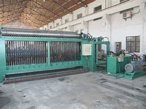 kopen Ononderbroken 6 Bar 2300mm Gabion-Doosmachine Gecentraliseerde Smering online vervaardiging