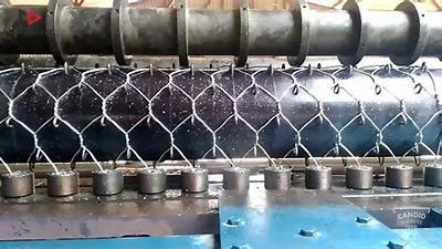 kopen Gegalvaniseerd ijzer 2 Draai 3 Dwars Hexagonale Gabion die Machine maken online vervaardiging