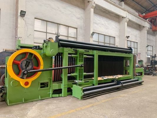 kopen Aangepaste 2000mm Breedte 15kw Hexagonaal Mesh Machine Galvanized Double Twist Gabion WireNetting online vervaardiging