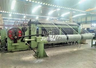 kopen 5.5m Breedtedraad Mesh Making Machine 3 Draaien voor Gabion-Doos online vervaardiging